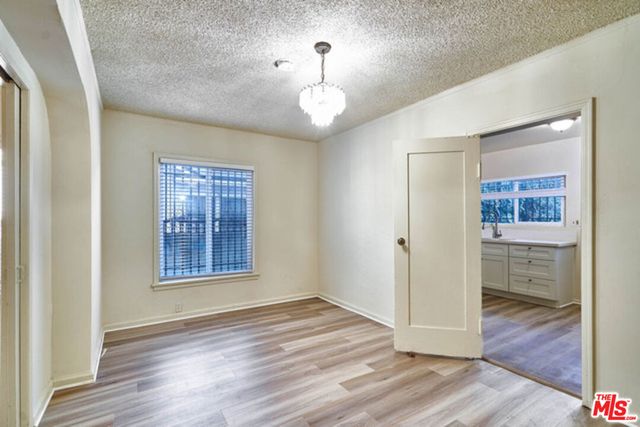 1046 S Kenmore Avenue, Los Angeles, CA 90006