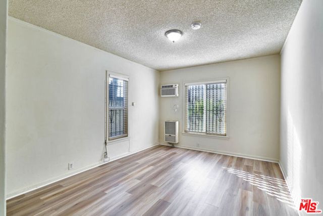 1046 S Kenmore Avenue, Los Angeles, CA 90006