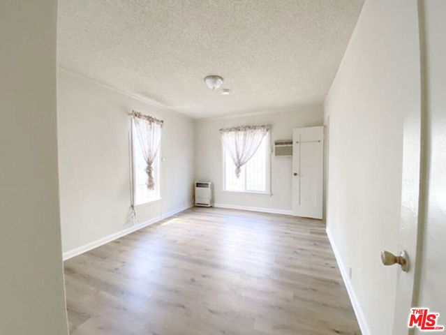 1046 S Kenmore Avenue, Los Angeles, CA 90006