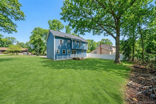 512 Starlight Drive, Shirley, NY 11967