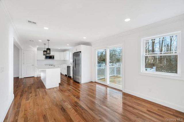512 Starlight Drive, Shirley, NY 11967