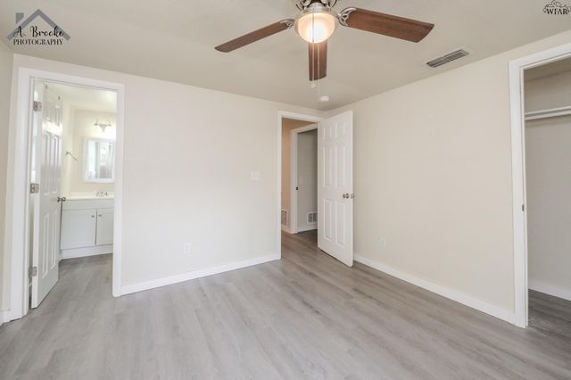 924 FALLS DRIVE, Wichita Falls, TX 76306