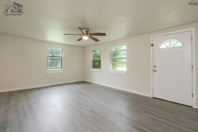 924 FALLS DRIVE, Wichita Falls, TX 76306