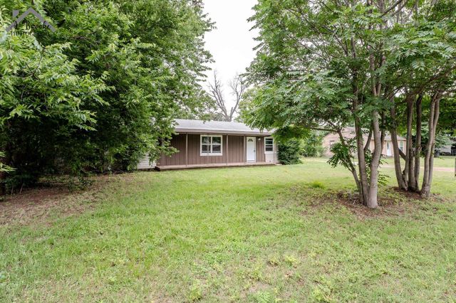 924 FALLS DRIVE, Wichita Falls, TX 76306