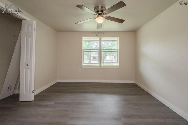 924 FALLS DRIVE, Wichita Falls, TX 76306