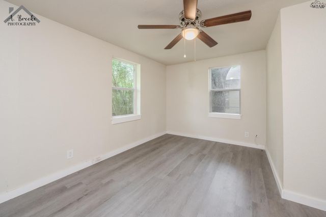 924 FALLS DRIVE, Wichita Falls, TX 76306