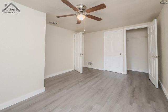 924 FALLS DRIVE, Wichita Falls, TX 76306