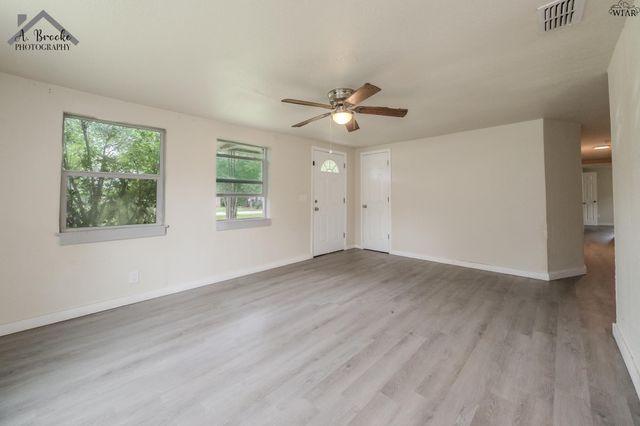 924 FALLS DRIVE, Wichita Falls, TX 76306