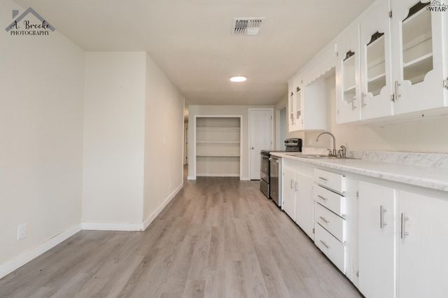 924 FALLS DRIVE, Wichita Falls, TX 76306