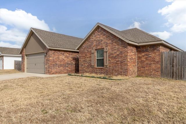 1651 Gallant Fox Lane, Prairie Grove, AR 72753