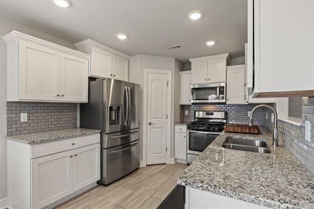 1651 Gallant Fox Lane, Prairie Grove, AR 72753