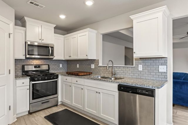 1651 Gallant Fox Lane, Prairie Grove, AR 72753