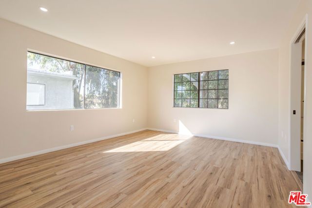 9140 Burnet Avenue 15, North Hills (los Angeles), CA 91343