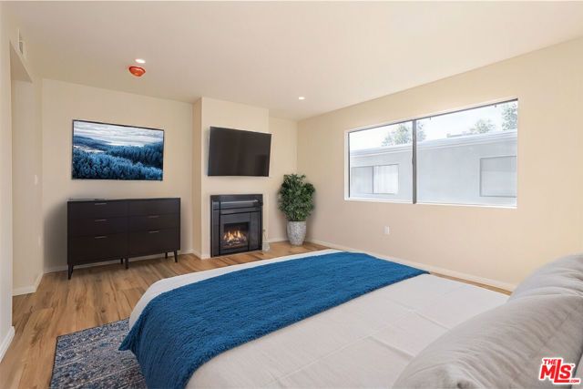9140 Burnet Avenue 15, North Hills (los Angeles), CA 91343