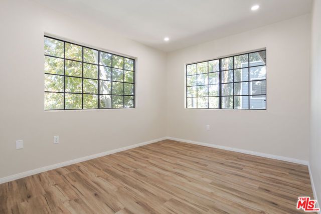 9140 Burnet Avenue 15, North Hills (los Angeles), CA 91343