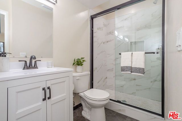 9140 Burnet Avenue 15, North Hills (los Angeles), CA 91343