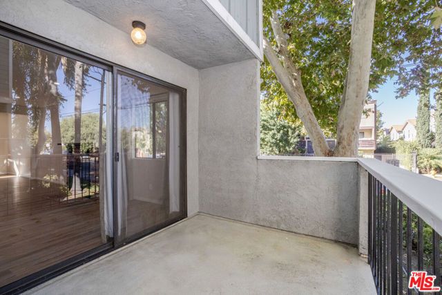 9140 Burnet Avenue 15, North Hills (los Angeles), CA 91343