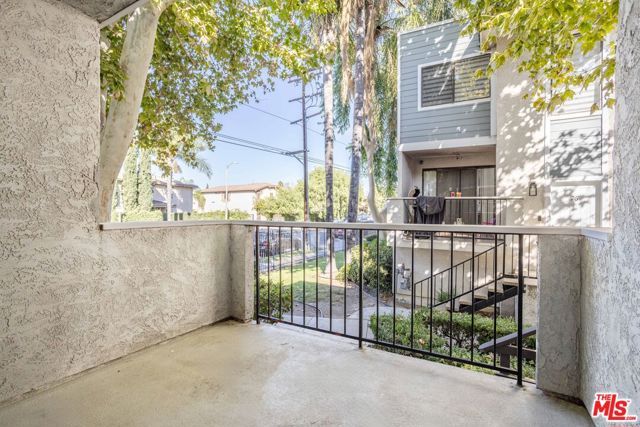 9140 Burnet Avenue 15, North Hills (los Angeles), CA 91343