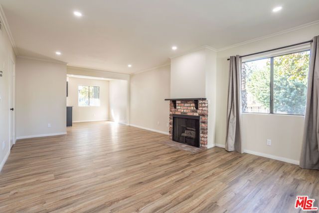 9140 Burnet Avenue 15, North Hills (los Angeles), CA 91343