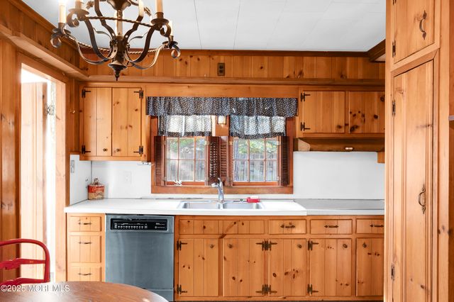 247 Lakeside Avenue, Colts Neck, NJ 07722