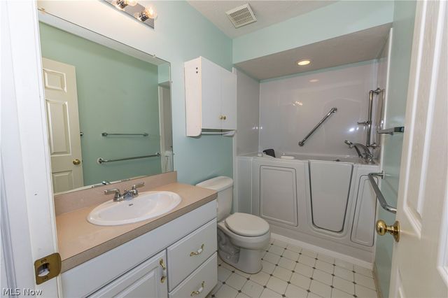 3513 E Prescott Circle, Cuyahoga Falls, OH 44223