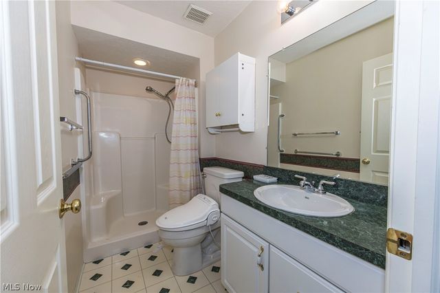 3513 E Prescott Circle, Cuyahoga Falls, OH 44223