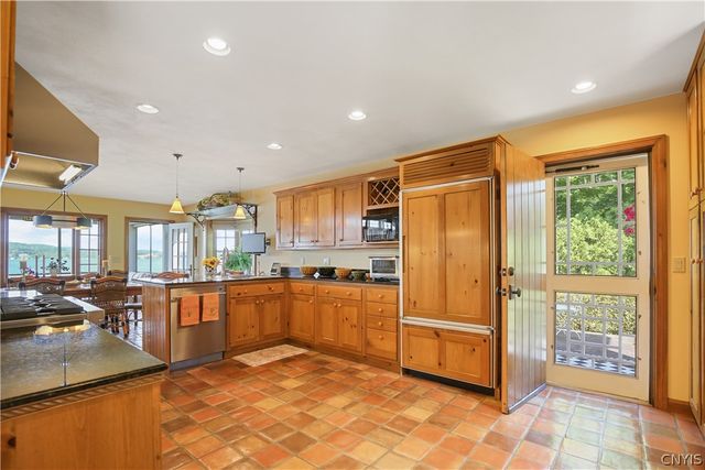 2691 East Lake Road, Skaneateles, NY 13152