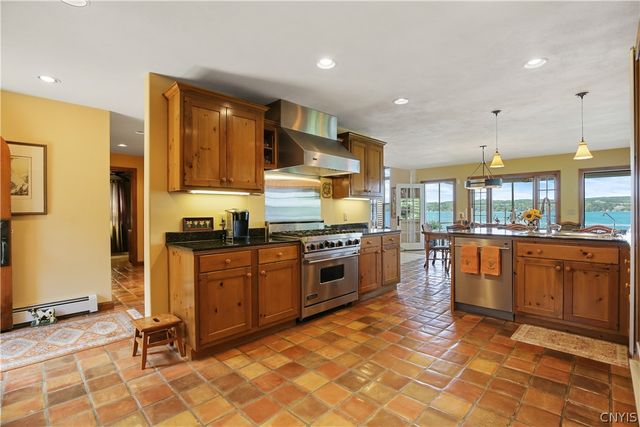 2691 East Lake Road, Skaneateles, NY 13152