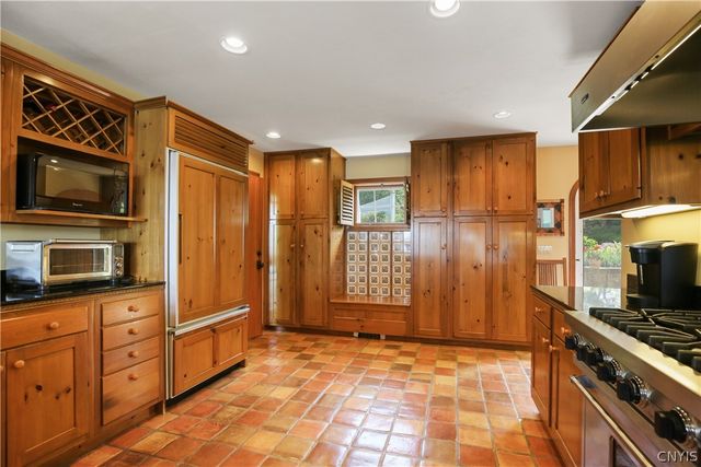 2691 East Lake Road, Skaneateles, NY 13152
