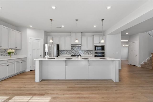 302 Terrywood DR, Suffolk, VA 23434