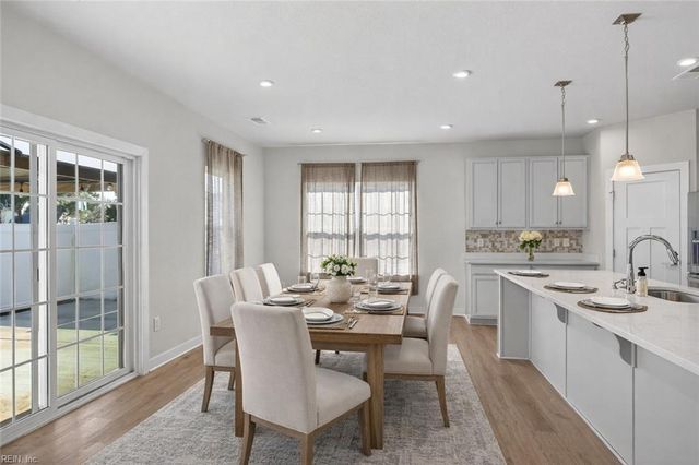 302 Terrywood DR, Suffolk, VA 23434