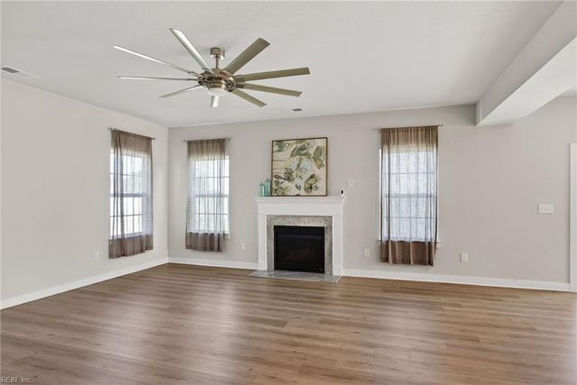 302 Terrywood DR, Suffolk, VA 23434