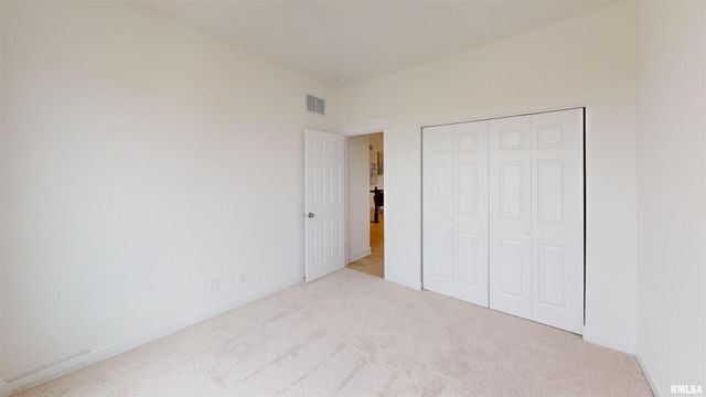 5885 BUTTERFIELD Drive, Bettendorf, IA 52722