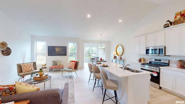 5885 BUTTERFIELD Drive, Bettendorf, IA 52722