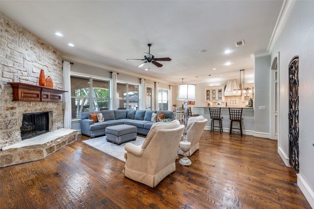 8605 Labron Avenue, Dallas, TX 75209