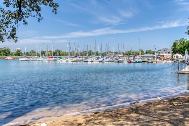 7000 S South Shore Drive PH-1401, Chicago, IL 60649