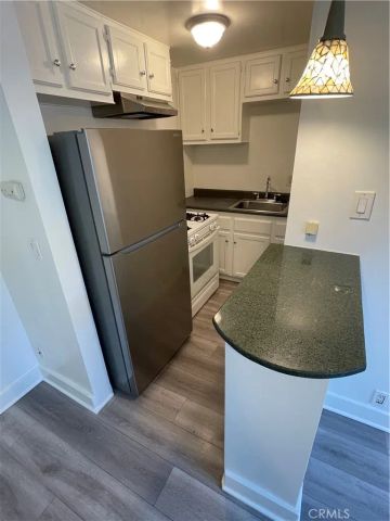 421 N Euclid Avenue, Pasadena, CA 91101