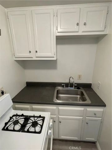 421 N Euclid Avenue, Pasadena, CA 91101