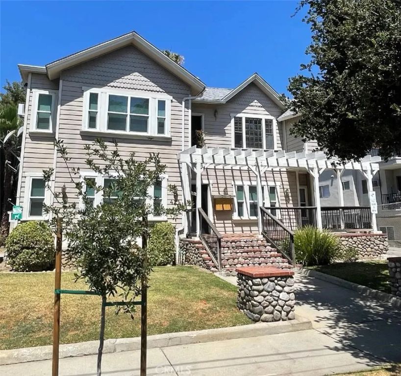 421 N Euclid Avenue, Pasadena, CA 91101