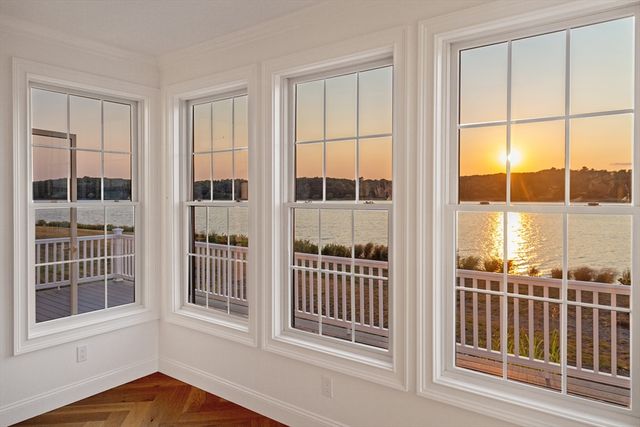 102 East Point Drive 102, East Providence, RI 02916