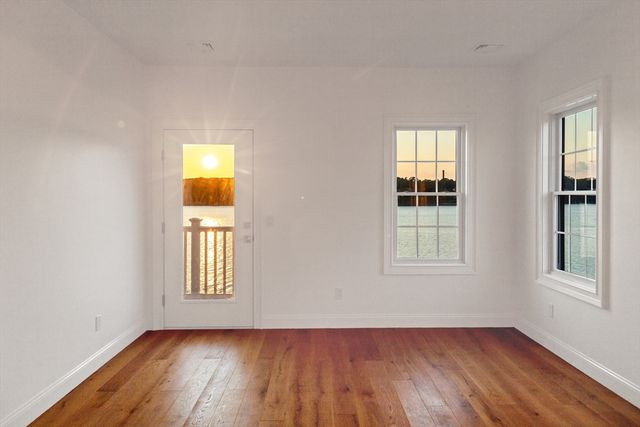 102 East Point Drive 102, East Providence, RI 02916