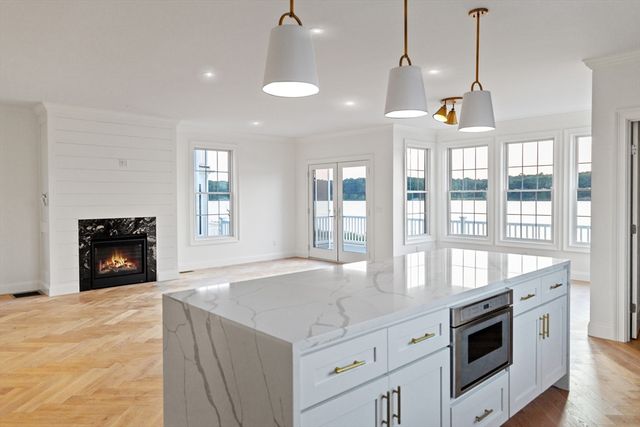 102 East Point Drive 102, East Providence, RI 02916