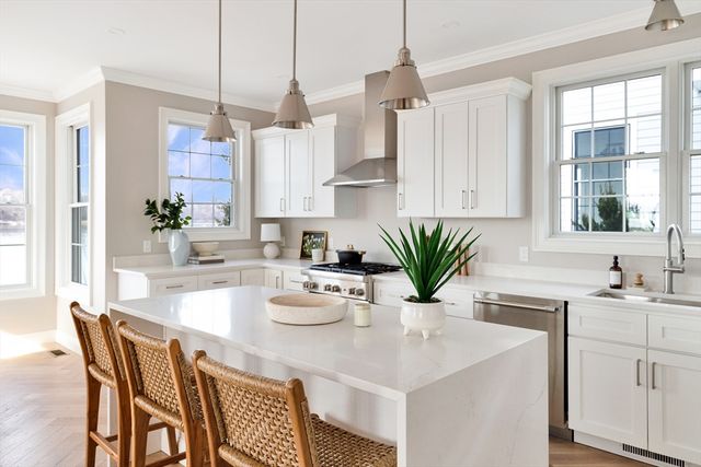 102 East Point Drive 102, East Providence, RI 02916