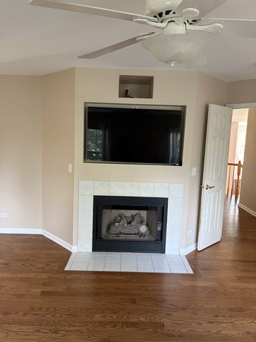 573 Crooked Stick Court, Vernon Hills, IL 60061