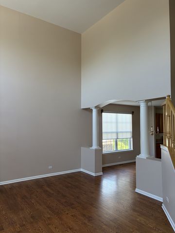 573 Crooked Stick Court, Vernon Hills, IL 60061