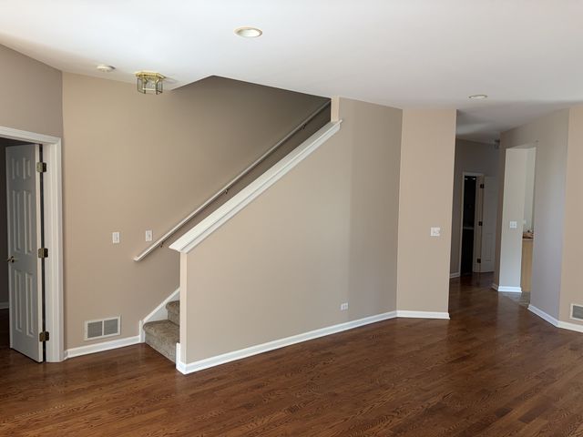 573 Crooked Stick Court, Vernon Hills, IL 60061