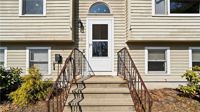 84 Crestwood Drive, West Warwick, RI 02893