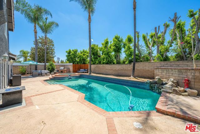 23716 Elkwood Street, West Hills (los Angeles), CA 91304