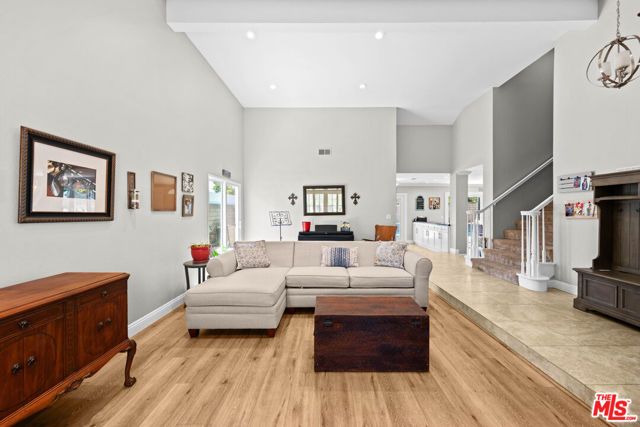 23716 Elkwood Street, West Hills (los Angeles), CA 91304