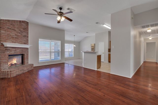 463 Overland Trail, Cedar Hill, TX 75104